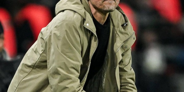 法甲爆冷！大巴黎主场1-3不敌摩纳哥，积分榜形势骤变，黑马崛起引关注