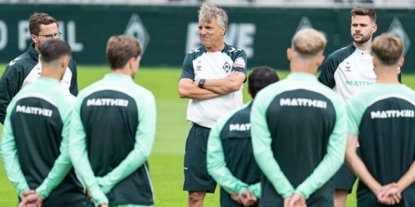 德甲球队不莱梅训练备战比赛
        
    德甲球队不莱梅训练备战比赛